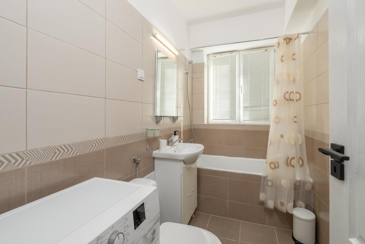 Vlad House Dristor Park Lake Bucureşti Ngoại thất bức ảnh